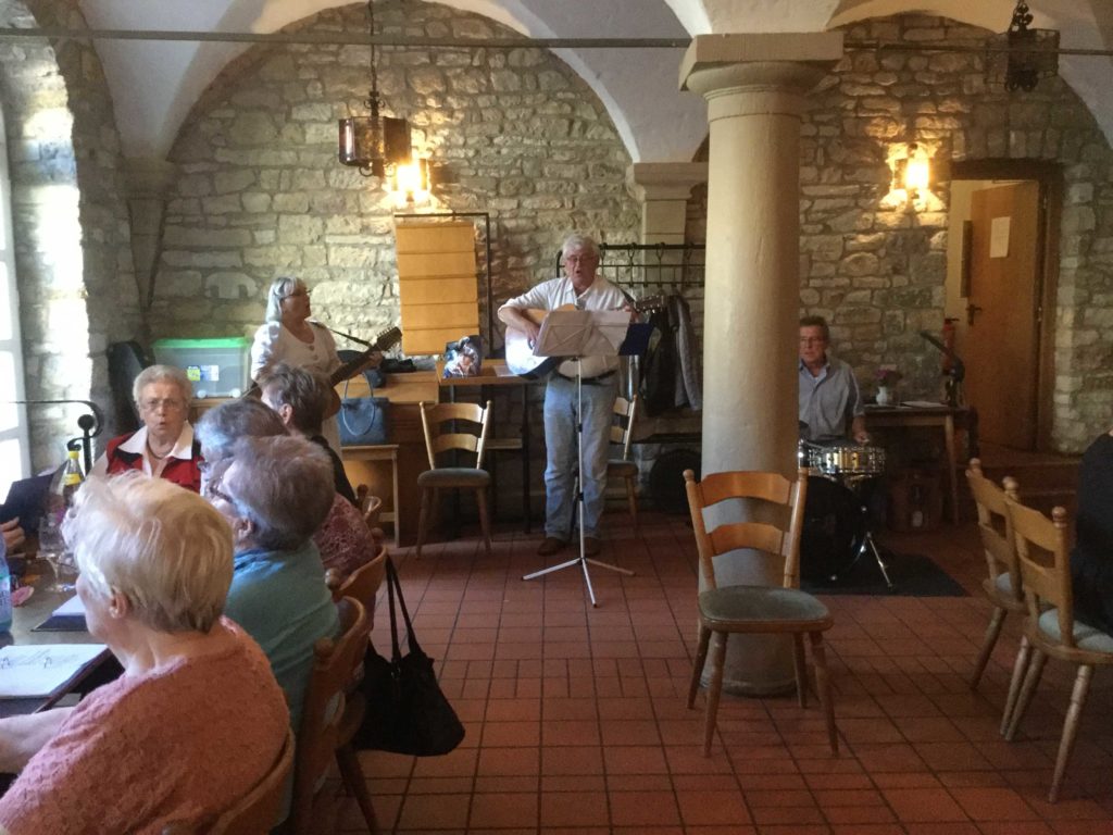 Besonderer Seniorennachmittag in GauBickelheim Gemeinde Gau